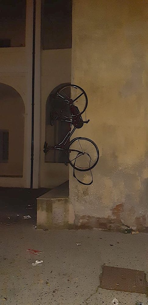 Arte moderna (... si fa per dire) al Pisu