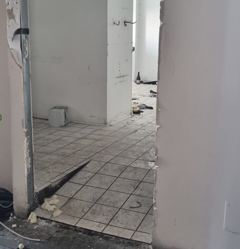 Degrado e incuria alla caffetteria e al ristorante dell'ex 18: che fa l'amministrazione? Degrado e incuria alla caffetteria e al ristorante dell'ex 18: che fa l'amministrazione?