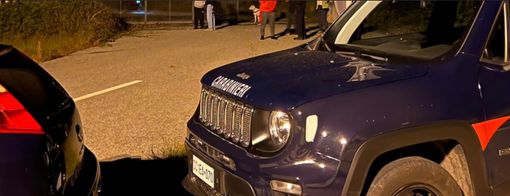 Rave party nelle campagne di Brusnengo: centinaia di giovani e musica e tutto volume Rave party nelle campagne di Brusnengo: centinaia di giovani e musica e tutto volume