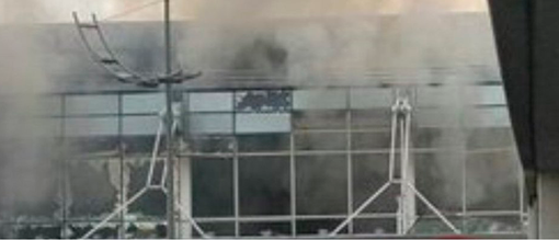 L'aeroporto colpito dall'esplosione L'aeroporto colpito dall'esplosione