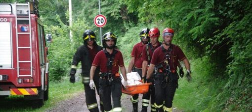 Le squadre di soccorso all'opera (da NewsBiella.it)