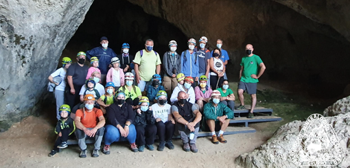 Una giornata nel cuore del monte Fenera: tra speleologia e scavi archeologici - FOTO Una giornata nel cuore del monte Fenera: tra speleologia e scavi archeologici - FOTO