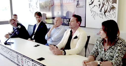 La conferenza stampa del nuovo mister (tra Pinciroli e Smerieri) La conferenza stampa del nuovo mister (tra Pinciroli e Smerieri)