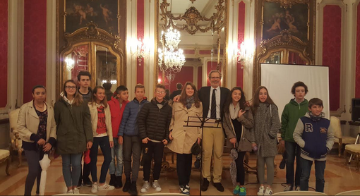 Gli studenti incontrano le Istituzioni