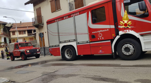 Tenta di allacciarsi abusivamente al contatore e causa un incendio Tenta di allacciarsi abusivamente al contatore e causa un incendio