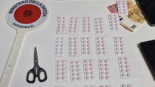 Novara, sequestrate oltre 200 pastiglie di una nuova droga