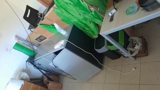 Sfondano la porta e rubano il televisore nuovo