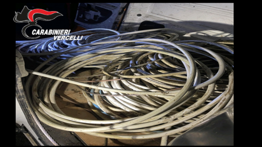 Sorpresi di notte con il Doblò carico di rame rubato: due arresti Sorpresi di notte con il Doblò carico di rame rubato: due arresti
