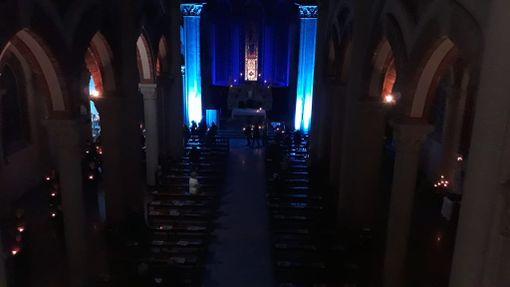 Gioco di luci e il canto Don Bosco ritorna Gioco di luci e il canto Don Bosco ritorna