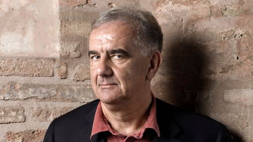 Venerdì sera salirà sul palco il comico Gene Gnocchi con il suo spettacolo Tennispedia