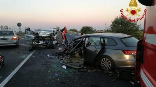 Muore a 48 anni in un incidente d'auto