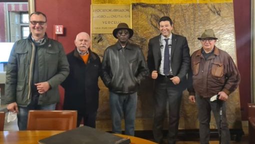 Nelle foto il presidente ovest sesia stefano bondesan, paolo vercellotti e massimo manachino, Enzo Fabris, Giuseppe oricelli, HRM Ajibola Raphael Oluyede