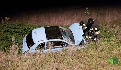 Brianco: auto in un fosso, occupanti estratti dal veicolo
