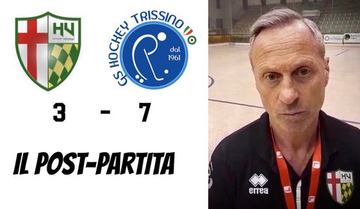 A destra, l'allenatore di Engas Hockey Vercelli, Roberto Crudeli