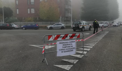 Aumenta la pressione sul pit stop tamponi: tornano divieti di sosta e corsia dedicata Aumenta la pressione sul pit stop tamponi: tornano divieti di sosta e corsia dedicata