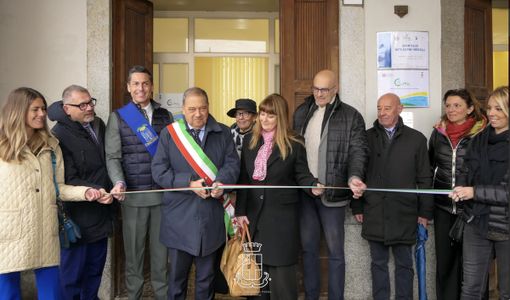 Apre lo sportello per "recuperare" gli uomini che odiano le donne Apre lo sportello per "recuperare" gli uomini che odiano le donne