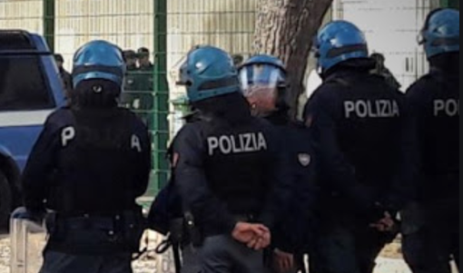 Dodici Daspo per gli scontri tra tifosi Dodici Daspo per gli scontri tra tifosi