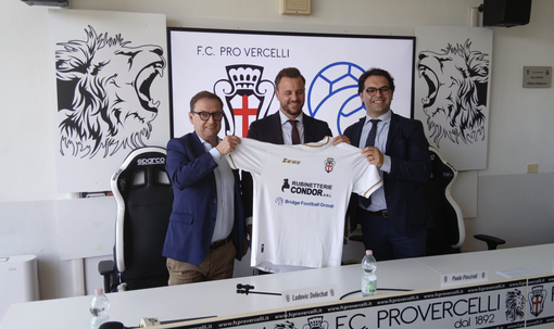 L'avvocato Deléchat tra Pinciroli e Celiento (dimissionari) L'avvocato Deléchat tra Pinciroli e Celiento (dimissionari)