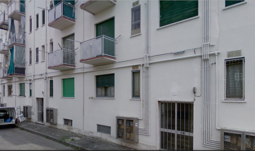 Assediati da puzza e insetti