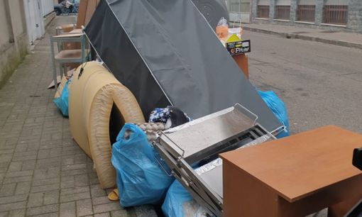 Rifiuti abbandonati: altre quattro sanzioni Rifiuti abbandonati: altre quattro sanzioni