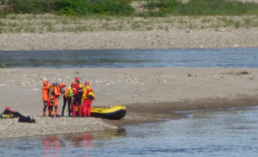 Dramma alla Sesia (corso Rigola): annegato un giovane pakistano Dramma alla Sesia (corso Rigola): annegato un giovane pakistano