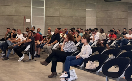 Lavoratori Sigef in assemblea Lavoratori Sigef in assemblea