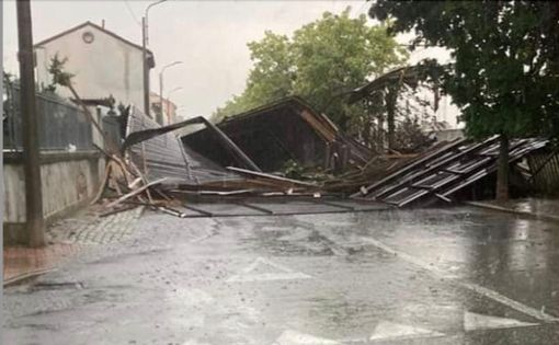 Violento temporale sul vercellese. Danni a Trino - VIDEO Violento temporale sul vercellese. Danni a Trino - VIDEO