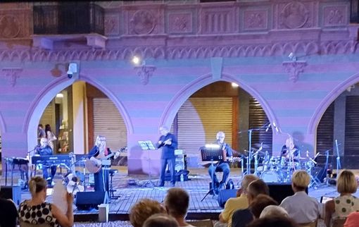 Sagra d'la Panissa: da Jovanotte alla Shary Band serate di musica e buona cucina Sagra d'la Panissa: da Jovanotte alla Shary Band serate di musica e buona cucina