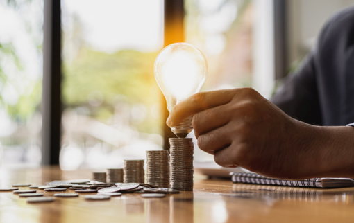 Bollette, costo energia elettrica più basso del 2022, ma i rincari non sono finiti