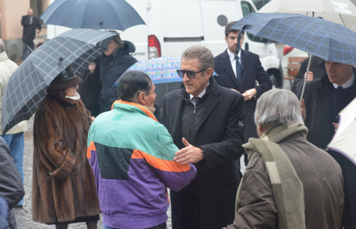 Il commosso addio a Nereo, papà di Ezio Greggio Il commosso addio a Nereo, papà di Ezio Greggio