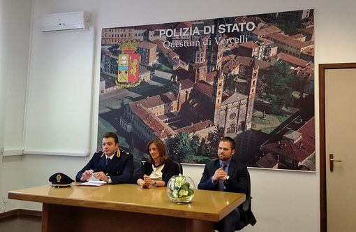 Da sin. Il Commissario Capo De Vito, il Questore Lavezzaro e il dirigente della Mobile Papulino Da sin. Il Commissario Capo De Vito, il Questore Lavezzaro e il dirigente della Mobile Papulino