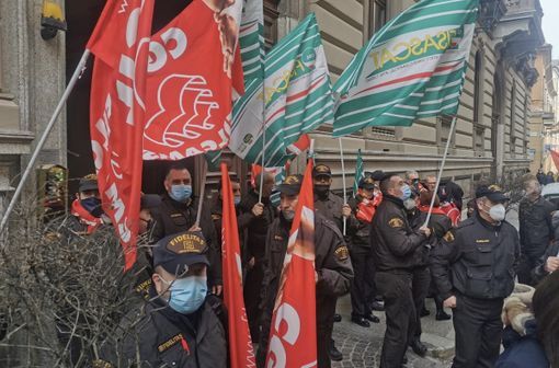 In agitazione i lavoratori Fidelitas: a rischio la sede vercellese