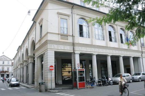 Pagamento bollettini, corsia dedicata alle Poste Centrali, in corso Palestro e corso Prestinari Pagamento bollettini, corsia dedicata alle Poste Centrali, in corso Palestro e corso Prestinari