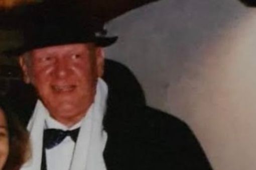 Mario Lesca nella foto scelta dal Comitato per ricordarlo Mario Lesca nella foto scelta dal Comitato per ricordarlo