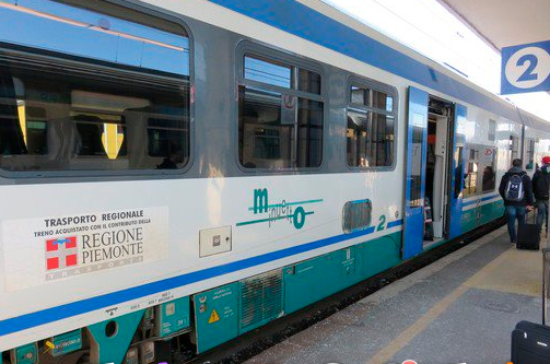 "Pendolari e turisti, da Trenitalia un servizio inadeguato"