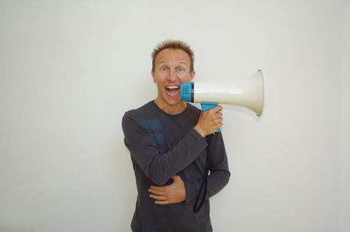 Cristiano Militello chiude il Festival dei Libri Sportivi a Busto Arsizio con lo spettacolo “Mi saluta... Cristiano Militello?”