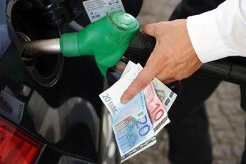 Carburanti, mercati reagiscono a conflitto Israele-Iran: su prezzi benzina e diesel Carburanti, mercati reagiscono a conflitto Israele-Iran: su prezzi benzina e diesel
