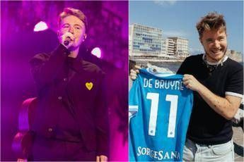 Alfa, concerto e maglia del Napoli: "Somiglio a De Bruyne" Alfa, concerto e maglia del Napoli: "Somiglio a De Bruyne"