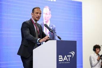 Tabacco, Fedriga: "Cresce hub Bat Trieste grazie a risposta sistema FVG" Tabacco, Fedriga: "Cresce hub Bat Trieste grazie a risposta sistema FVG"