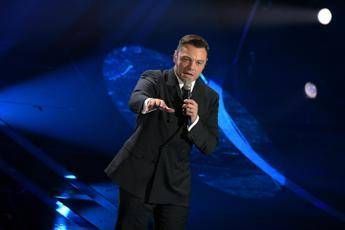 Sanremo, Tiziano Ferro super ospite della prima serata Sanremo, Tiziano Ferro super ospite della prima serata