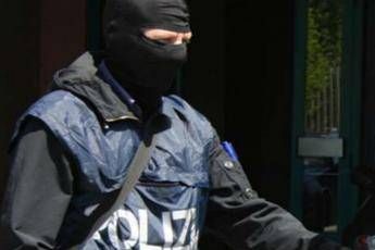 Arezzo, 15enne indagato per propaganda d'odio e istigazione a delinquere Arezzo, 15enne indagato per propaganda d'odio e istigazione a delinquere