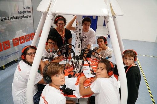 Contest "ti accompagno in Europa": in palio un viaggio con il proprio compagno di banco per vivere l'Europa Science Experience Contest "ti accompagno in Europa": in palio un viaggio con il proprio compagno di banco per vivere l'Europa Science Experience