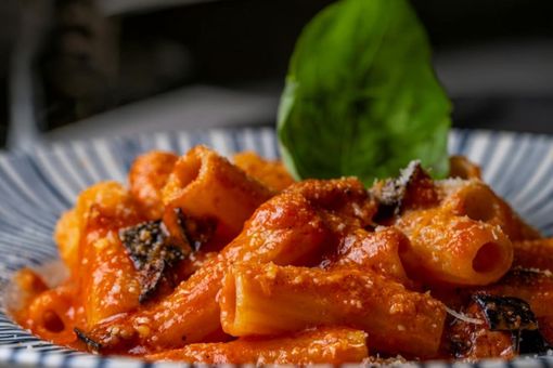 Pasta alla Norma: Un Viaggio del Gusto nel Cuore della Sicilia Pasta alla Norma: Un Viaggio del Gusto nel Cuore della Sicilia