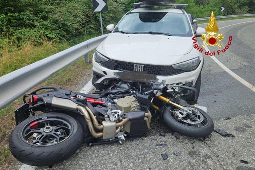 Centauro in gravi condizioni dopo lo scontro con un'auto