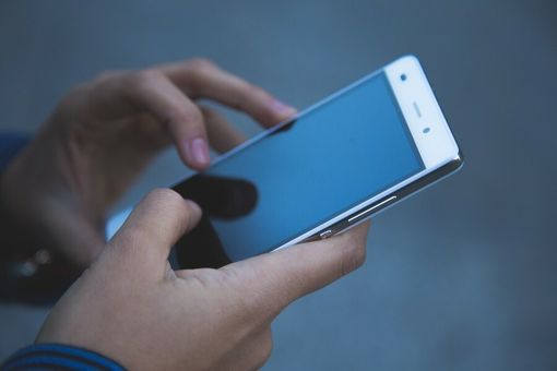 Frodi telefoniche, arriva il numero a tre cifre: così si riconosceranno le chiamate affidabili Frodi telefoniche, arriva il numero a tre cifre: così si riconosceranno le chiamate affidabili