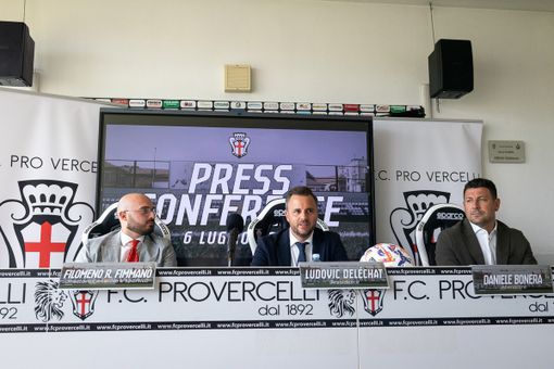 Da sinistra, Filomeno Rocco Fimmanò, il presidente Ludovic Deléchat, Daniele Bonera (FOTO LUCA DEVECCHI) Da sinistra, Filomeno Rocco Fimmanò, il presidente Ludovic Deléchat, Daniele Bonera (FOTO LUCA DEVECCHI)