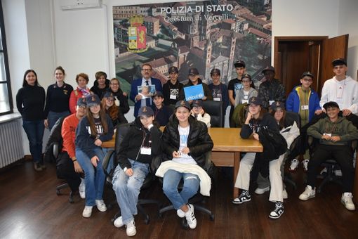 Giornata Unicef: studenti in visita alla Questura
