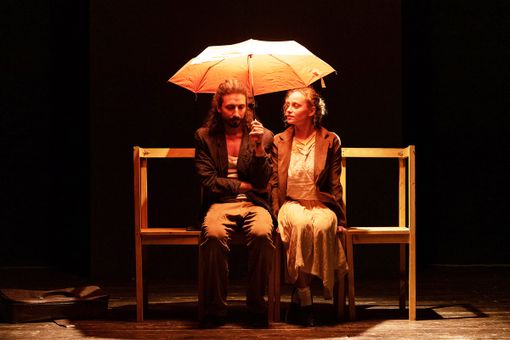 “Vite binarie“: appuntamento di teatrodanza con gli Anacoleti “Vite binarie“: appuntamento di teatrodanza con gli Anacoleti