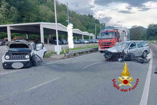Incidente con tre mezzi coinvolti Incidente con tre mezzi coinvolti
