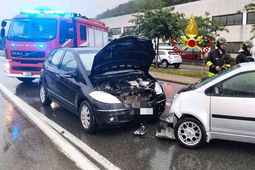 Schianto sotto la pioggia: morta una donna Schianto sotto la pioggia: morta una donna